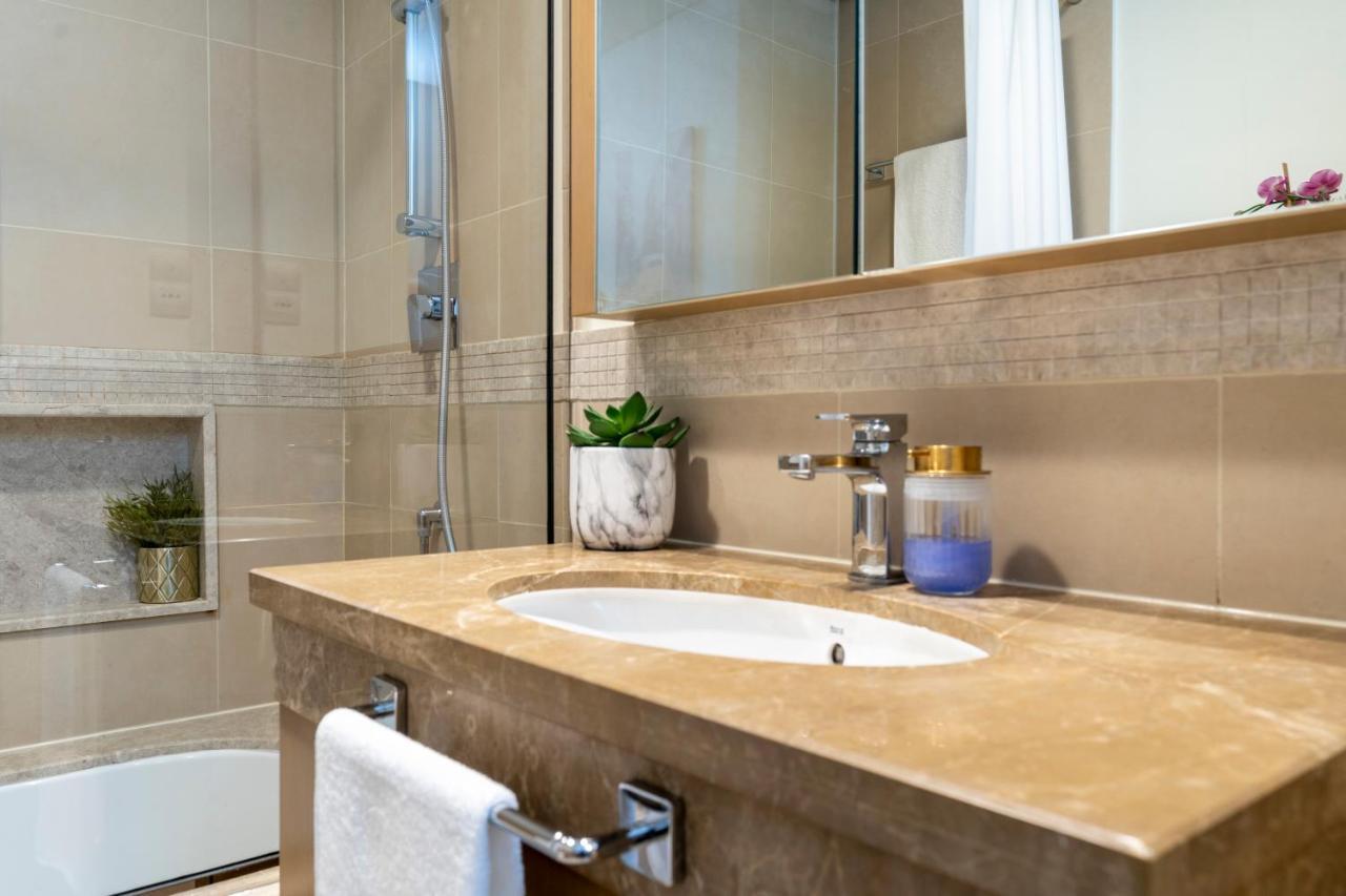 Prestige Living 1br With Full Burj Khalifa View By